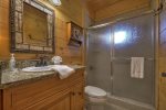 Blue Jay Cabin - Entry Level Bathroom